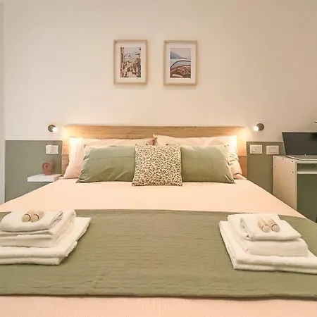 New Private In Whit A-c Comfort - Elegant - Comfortable Daire